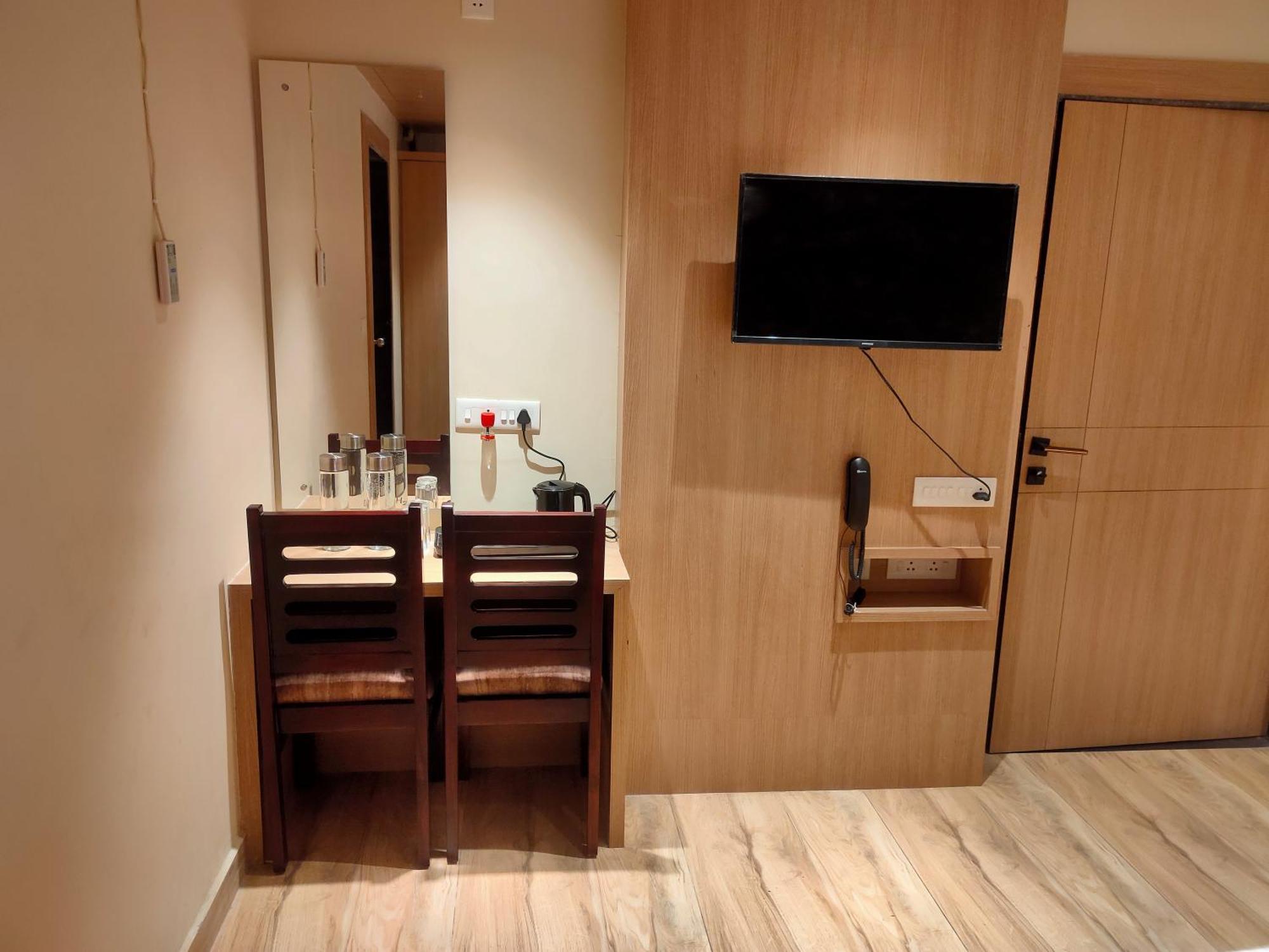 Hotel Mellow Mood Bhubaneswar Esterno foto