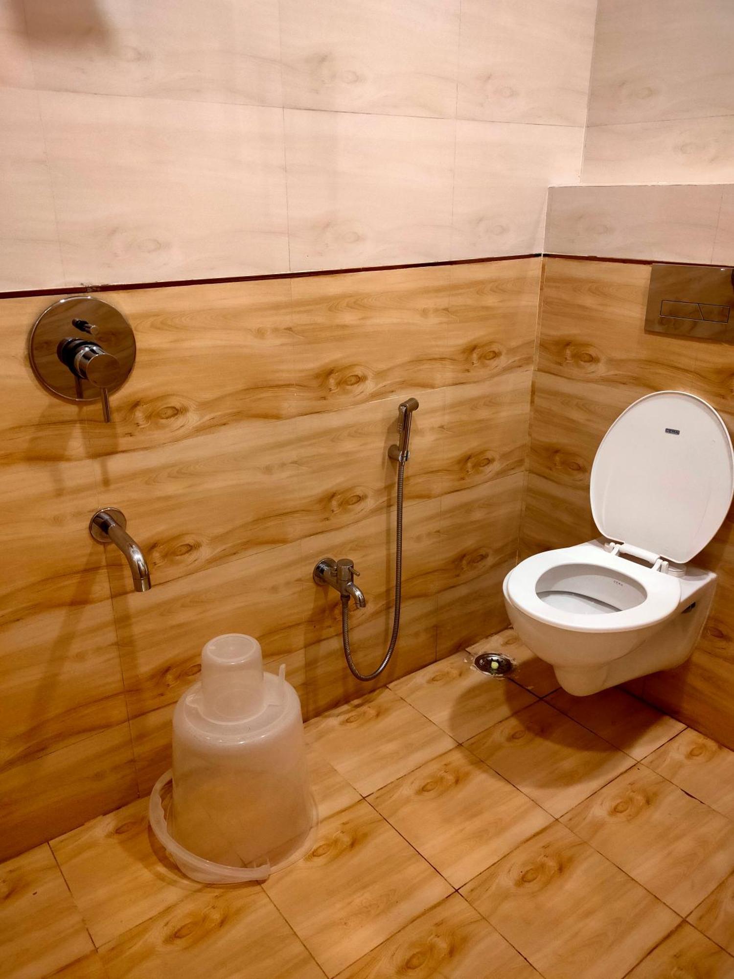 Hotel Mellow Mood Bhubaneswar Esterno foto